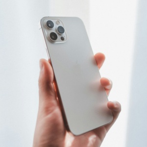 ขายส่งราคาถูก โทรศัพท์มือสองแท้ iPhone 12 Pro รุ่น 6GB RAM เวอร์ชั่นอเมริกา ขายดี - Product Image 6