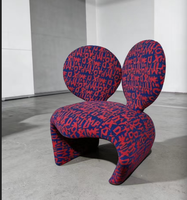 Fauteuil de loisirs moderne en tissu avec dossier fendu, style contemporain, mobilier de maison, revêtement à motifs rouge et bleu