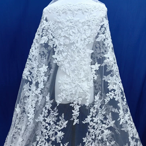 <span class=keywords><strong>Tela</strong></span> de Encaje Bordada con Lentejuelas y Pedrería de Lujo con Diseño Floral <span class=keywords><strong>para</strong></span> Vestidos de Novia y Decoraciones - Product Image 1