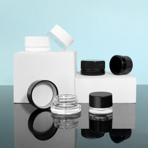 ขวดแก้วใส่สารเข้มข้นทรงสี่เหลี่ยม/ทรงกลม ขนาด 3 มล. 5 มล. 7 มล. 9 มล. ป้องกันเด็กเปิดได้ สีดำ/ขาว ป้องกันรังสียูวี พร้อมโลโก้สั่งทำได้ - Product Image 1