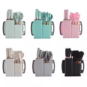 Offre Spéciale : Ensemble d'ustensiles de cuisine en silicone 19 pièces avec couteaux de <span class=keywords><strong>chef</strong></span> et support pour planche à découper - Product Image 1