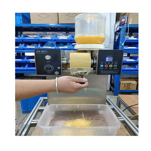 Machine à glace coréenne commerciale pour la fabrication de flocons de neige Bingsu et de crème glacée - Product Image 5