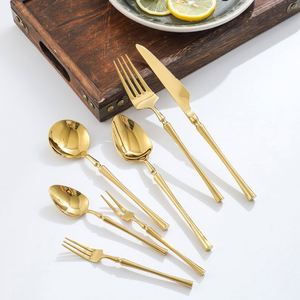 Ensemble de couverts de style occidental en acier inoxydable 304 de qualité supérieure : couteau à steak, cuillère à thé, fourchette à fruits et à desserts - Product Image 2
