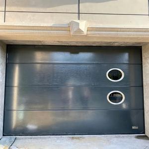 Porte de <span class=keywords><strong>garage</strong></span> sectionnelle électrique moderne en aluminium, automatique, isolée en PU, sécurité résidentielle, porte de villa personnalisée - Product Image 2