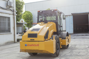 China 10 Tonnen 12 Tonnen Trommel-Typ hydraulische Vibrierolle Straßen-Kompaktwalzenmaschine - Product Image 6