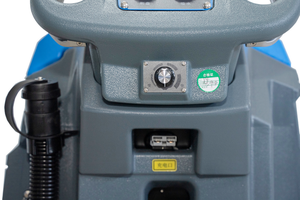 Fregadora de Pisos Industrial Eléctrica Autopropulsada NC-X75 con Tanque de Solución de 62L - Product Image 2