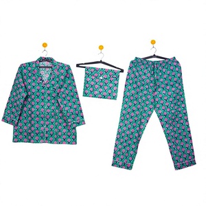 Ensemble de pyjama imprimé floral pour femmes, 100% coton, manches trois quarts, col rabattu, vêtements de nuit décontractés doux, costume long pour le printemps - Product Image 1