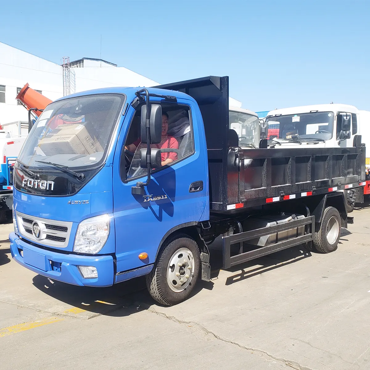 4X2 משמש Foton מפנה השלכת משאיות 7 טונות חדש 8 טונות מטען Foton אור משאית