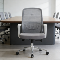Chaise de bureau en maille avec dossier en PP, accoudoirs fixes, siège en mousse haute densité, mécanisme papillon à un levier, base en PP de 330 mm avec roulettes