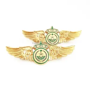 Ksa Saudi Arabia Crown Wing <span class=keywords><strong>Pin</strong></span> <span class=keywords><strong>Senior</strong></span> Metal Wing Badge Goud Vlieger Pinnen Voor Uniformen - Product Image 1