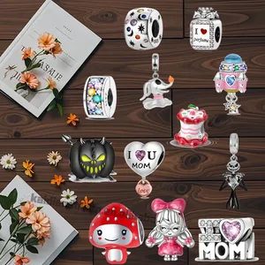 Collar con Colgante de Mariposa de Circonio Chapado en Oro para Mujer, Estilo Cuento de Hadas de Halloween, Joyería MANTU para Aniversario - Product Image 1