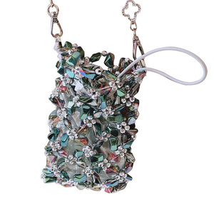 2024 Neue Acryl Handgefertigte Perlen-Handtasche Transparente PVC Gewebte Tasche Hohle Illusionäre Alien-Kristallperlen-Weberei Kleine Handytasche - Product Image 6