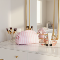 Sac de maquillage à fermeture éclair rayé rose écologique en gros 2026, sac de toilette portable, sac de cosmétique de voyage pour filles