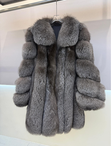 Cappotto in Pelliccia di <span class=keywords><strong>Volpe</strong></span> <span class=keywords><strong>Argentata</strong></span> Naturale Chevron ad Alta Lucentezza per Donna, Lunghezza Intera, Oversize con Collo a Scialle - Product Image 3