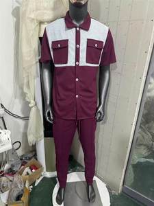 2025 nuevo conjunto de <span class=keywords><strong>chándal</strong></span> para <span class=keywords><strong>hombre</strong></span> moda de verano estilo callejero Waffle Block Color bolsillo camisa pantalones conjunto de dos piezas - Product Image 2