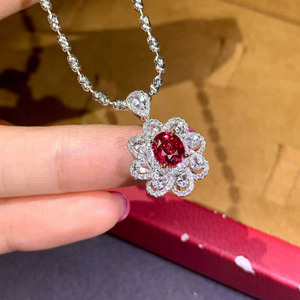 จี้พลอยทับทิมลายดอกไม้สีทอง18K 1.02ct ทับทิมแบบไม่ถูกความร้อนตามธรรมชาติจี้พลอยแซฟไฟร์สีขาว9เม็ดสำหรับผู้หญิง - Product Image 3