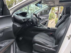 Voitures d'occasion <span class=keywords><strong>Peugeot</strong></span> 4008 SUV 5 places, conduite à gauche, <span class=keywords><strong>automatique</strong></span>, traction avant, 1.6T, faible kilométrage, sans accident, export, vente en gros, 2016 2017 2018 - Product Image 4
