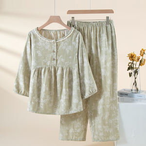 Conjunto <span class=keywords><strong>de</strong></span> <span class=keywords><strong>pijama</strong></span> <span class=keywords><strong>de</strong></span> lino y algodón para Mujer | Plum Blossom Song Yarn-Dyed Jacquard, cuello redondo, mangas 3/4, pantalones hasta el tobillo, 2 colores - Product Image 2