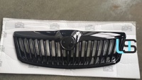 Grille de calandre de voiture ABS de haute qualité fabriquée en Chine pour Skoda Octavia 2009-2013, noir brillant, grille avant, ajustement parfait à 100%