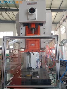 Machine <span class=keywords><strong>de</strong></span> fabrication <span class=keywords><strong>de</strong></span> plaques <span class=keywords><strong>de</strong></span> conteneurs et plateaux <span class=keywords><strong>de</strong></span> papier <span class=keywords><strong>aluminium</strong></span> jetable entièrement automatique à <span class=keywords><strong>prix</strong></span> LK-T63 - Product Image 4