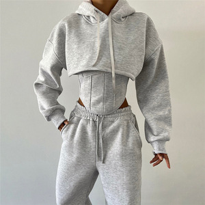 Conjunto de 3 Piezas para Mujer, Estilo Europeo Americano, Otoño 2026, Sudadera con Capucha, Camiseta y Pantalones - Product Image 6