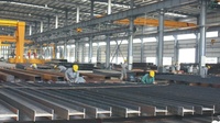 Taller de estructura de acero prediseñado de diseño moderno Edificio de almacén de fábrica industrial ligero para uso en oficinas o pasillos