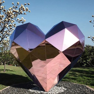 Statue Cœur Géante - Sculpture Tendance en Résine Durable Peinte à la Main, Symbole d'Amour pour Centres Commerciaux, Parcs et Zones Photo - Product Image 2
