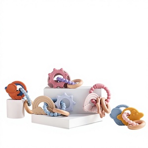 Braccialetto massaggiagengive in silicone sicuro, morbido e masticabile, giocattolo sensoriale per neonati dai 3 mesi in su - Product Image 1