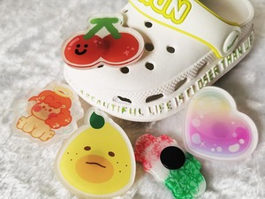 Breloques en acrylique personnalisées sans frais de moule pour chaussures - Product Image 6