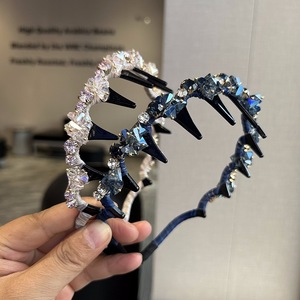 Serre-tête en cristal avec dents, élégant accessoire pour cheveux pour femme, idéal pour le coiffage et le lavage du visage au quotidien - Product Image 6