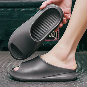 Pantoufles de haute qualité personnalisées unisexe de créateur pour hommes Eva nuage en mousse sandales originales avec logo pour hommes et femmes vente en gros - Product Image 3