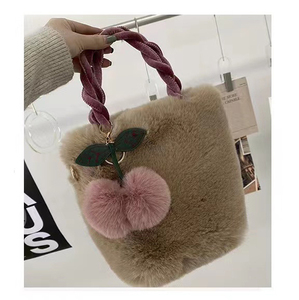 Sac à main en peluche lapin IStapromo Gifts, sac cerise mignon pour fille, version coréenne automne-hiver, sac à bandoulière pour femme - Product Image 1