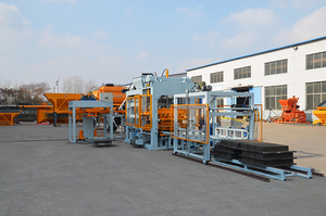 Hydraulisch angetriebene <span class=keywords><strong>QT8</strong></span>-<span class=keywords><strong>15</strong></span> automatische Betonblock herstellungs maschine neuer Zustand weit verbreitete Ziegel produktions linie - Product Image 4