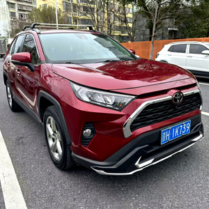Motor Diésel Turbo de Segunda Mano de Lujo 2024 para SUV RAV4 con Asientos de Cuero, Interior Oscuro y Transmisión Automática - Product Image 1
