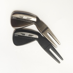 Outil <span class=keywords><strong>de</strong></span> réparation <span class=keywords><strong>de</strong></span> divots <span class=keywords><strong>de</strong></span> golf en métal <span class=keywords><strong>de</strong></span> haute qualité OEM, créatif, vert, accessoires pour clubs <span class=keywords><strong>de</strong></span> golf, logo personnalisé, outil <span class=keywords><strong>de</strong></span> réparation <span class=keywords><strong>de</strong></span> divots <span class=keywords><strong>de</strong></span> golf - Product Image 2