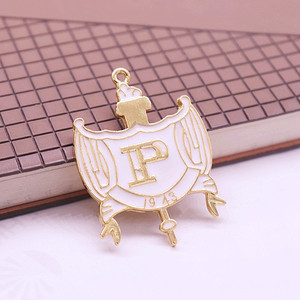 Venta al por mayor Sigma Gamma Rho Capítulo Símbolo Blanco Esmaltado Tono Dorado Hermandad Philo Crest Joyería Fabricación Accesorio Colgante - Product Image 3