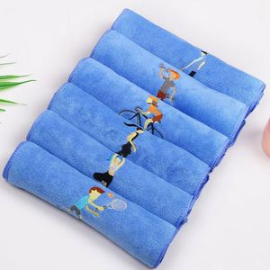 Serviette de nettoyage en tissu non tissé de couleur unie, personnalisable en gros, sans peluches, pour cuisine, salle de bain et sport - Product Image 4