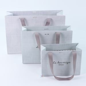 Bolsa de Papel Pequeña de Lujo al por Mayor con Logotipo Personalizado y Asa de Cinta, Biodegradable, Ecológica, con Estampado en Caliente, para Cuidado de la Piel - Product Image 1