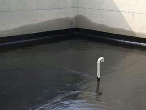 Premier choix pour la couche de base : Revêtement imperméabilisant à base d'asphalte émulsifié, résistant à l'eau, pour l'utilisation sur les tuiles d'entrepôts, durable et écologique - Product Image 4