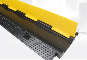 Dissuasori per Cavi Elettrici da Esterno, Canalina in Plastica Giallo+Nero, Striscia di Decelerazione con Valutazione di Velocità 30, Piastra di Crimpatura - Product Image 2