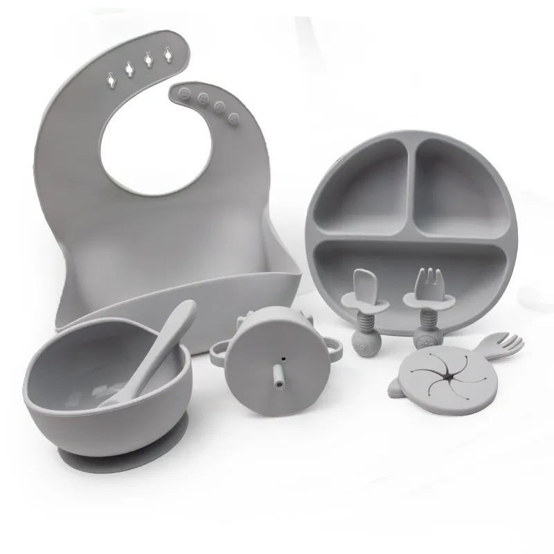 Vente en gros de vaisselle pour enfants vaisselle en silicone de qualité alimentaire assiettes tasse ensemble de vaisselle couverts ensemble de vaisselle