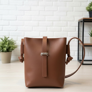 Sac fourre-tout vintage en cuir véritable de couleur unie pour femme avec fermeture éclair, sac à bandoulière portable personnalisé et poignée supérieure - Product Image 1