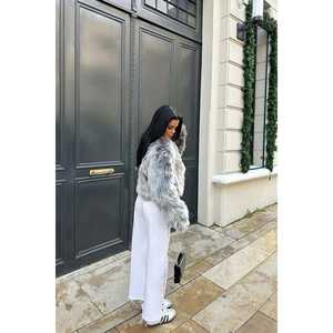 Abrigo Corto de Piel Sintética Gris Rubí con Cierre de Cremallera Tejida de Lana y Seda, Decoración de Botones de Una Sola Hilera - Product Image 1