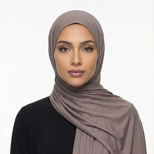 Hijab en jersey liquide uni, soyeux et doux pour la peau, pour les filles musulmanes, idéal pour le quotidien, les jeux, l'école, les foulards et les châles. - Product Image 1