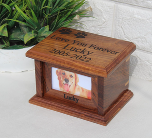 Scatola Commemorativa Per Animali Domestici In Legno Di Pino - 16x11x9,5 Cm, Cerniere Metalliche, Personalizzabile Con Foto E Testo