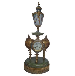 Reloj de Mesa Mecánico de Latón Estilo Vintage Francés del Siglo XX, Imitación Antigua (24K Dorado), con 3 Esferas, Termómetro y Barómetro - Product Image 1