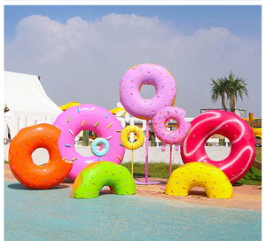 Commercio all'ingrosso decorazione moderna in fibra di vetro <span class=keywords><strong>tavolo</strong></span> e sedie scultura di grandi dimensioni gelato scultura in resina - Product Image 6