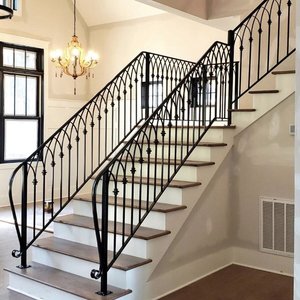 Travaux métalliques sur mesure pour escaliers et accents décoratifs de fenêtres - Product Image 6