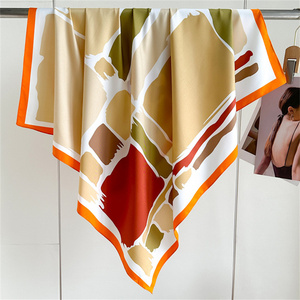 Abstrakter grüner und gelber Aquarelldruck, quadratischer Seidenschal, 70 cm, künstlerischer Damen-Halstuch - Product Image 3