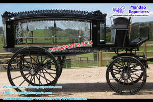 Mini Carruaje Personalizado de Caballos con Diseño Moderno, Construcción Ligera de Metal y Madera - Product Image 2